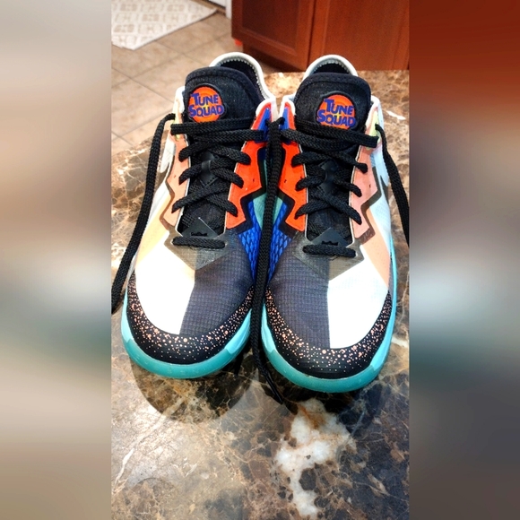 Nike LeBron XVIII Low GS Space Jam Size Tune-Squad DJ3760-115 Size 7Y 2020-2021 - Picture 1 of 10